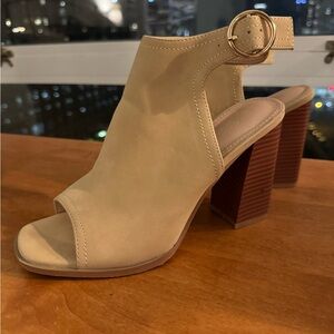 Block heels, open toe, with strap